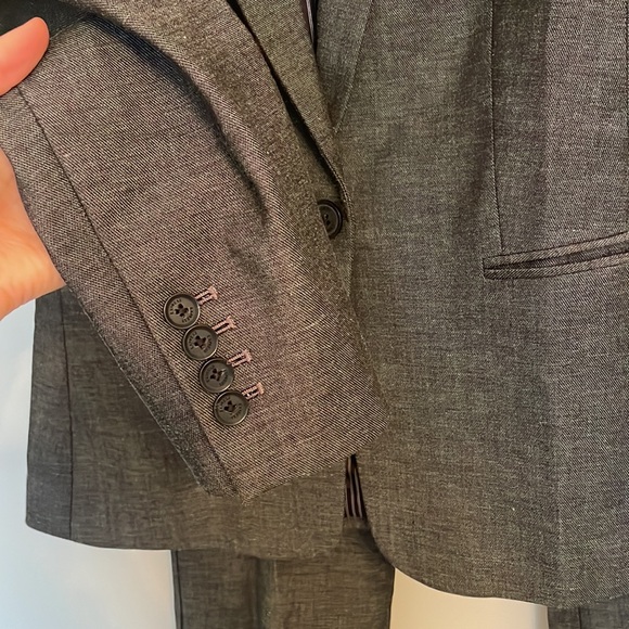 Grey Suit - Picture 4 of 7